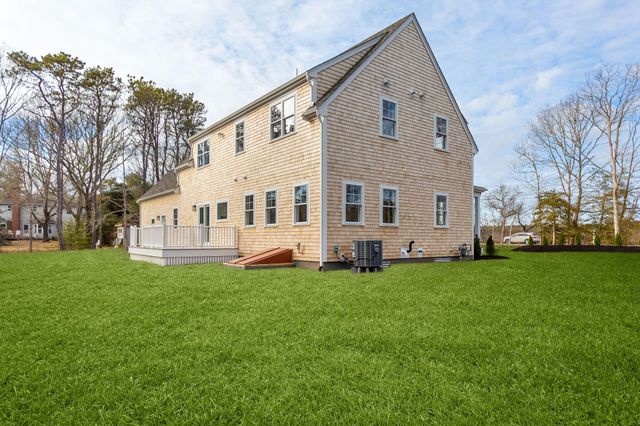 817 Race Lane, Marstons Mills, MA 02648