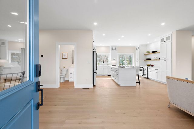 817 Race Lane, Marstons Mills, MA 02648