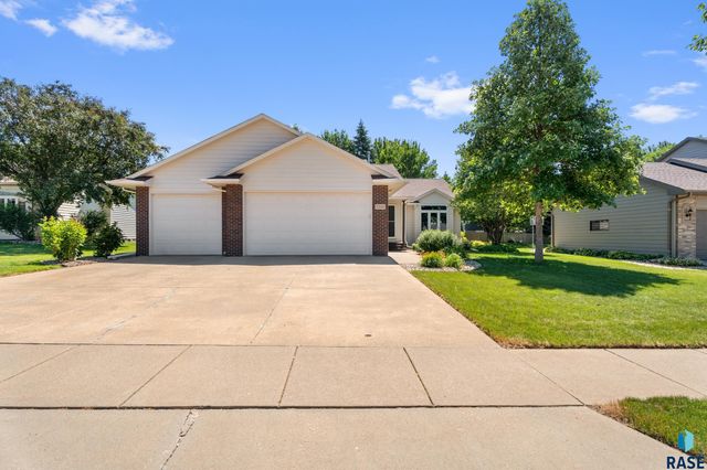 5200 S Lewis Ave Avenue, Sioux Falls, SD 57108