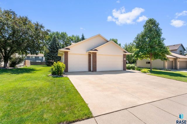 5200 S Lewis Ave Avenue, Sioux Falls, SD 57108