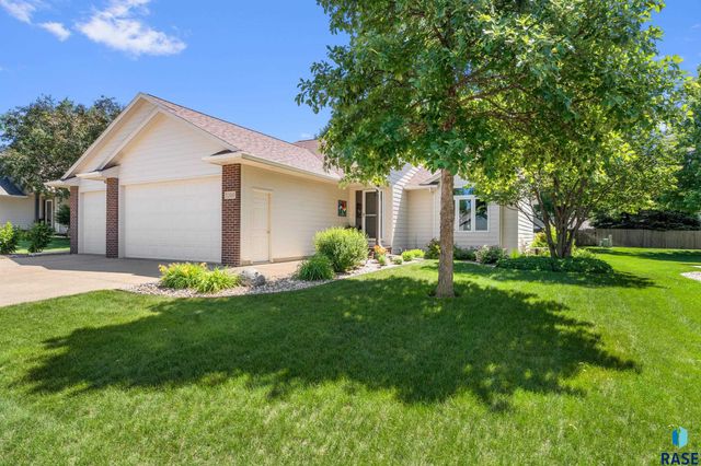 5200 S Lewis Ave Avenue, Sioux Falls, SD 57108