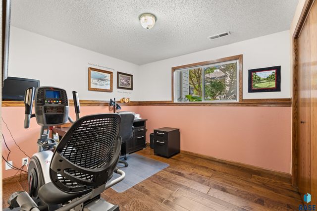 5200 S Lewis Ave Avenue, Sioux Falls, SD 57108