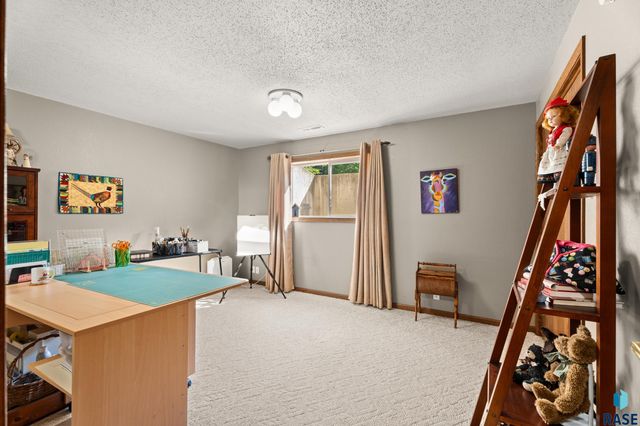 5200 S Lewis Ave Avenue, Sioux Falls, SD 57108