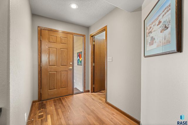 5200 S Lewis Ave Avenue, Sioux Falls, SD 57108