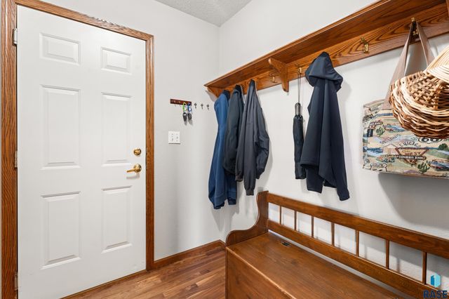 5200 S Lewis Ave Avenue, Sioux Falls, SD 57108