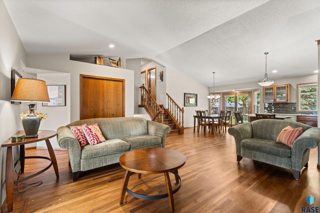 5200 S Lewis Ave Avenue, Sioux Falls, SD 57108
