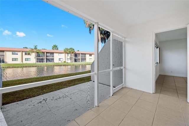 140 Lakeview Drive 103, Weston, FL 33326