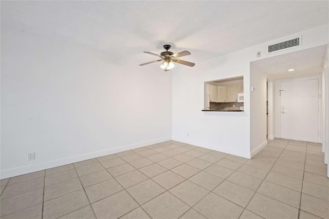 140 Lakeview Drive 103, Weston, FL 33326