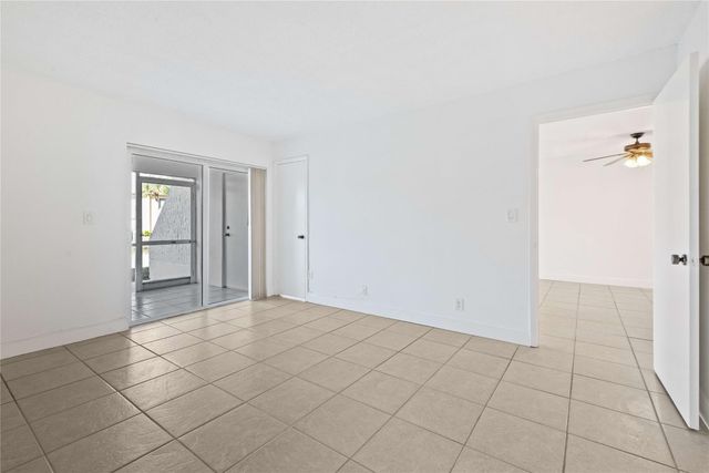 140 Lakeview Drive 103, Weston, FL 33326