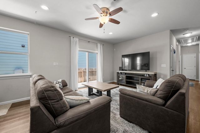 328 Triumph RD, Buda, TX 78610