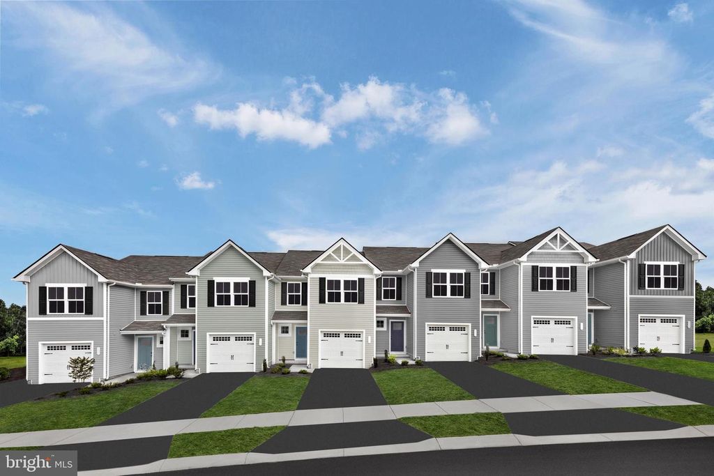 44 GUNNISON DR, Hedgesville, WV 25427