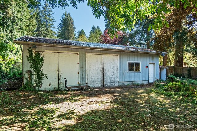 17552 Ballinger Way NE, Lake Forest Park, WA 98155