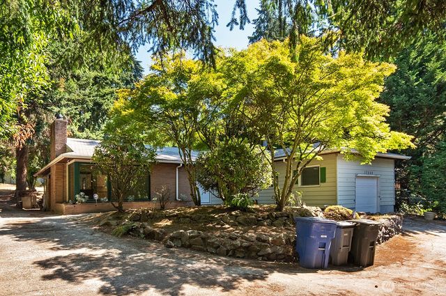 17552 Ballinger Way NE, Lake Forest Park, WA 98155