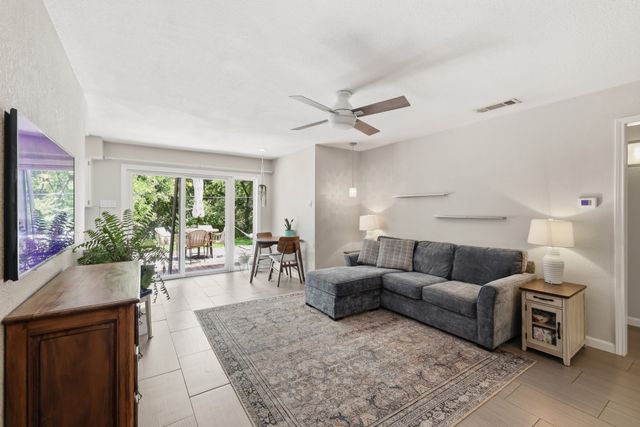 10355 Baronne Circle, Dallas, TX 75218