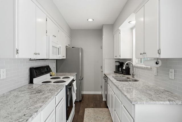 10355 Baronne Circle, Dallas, TX 75218