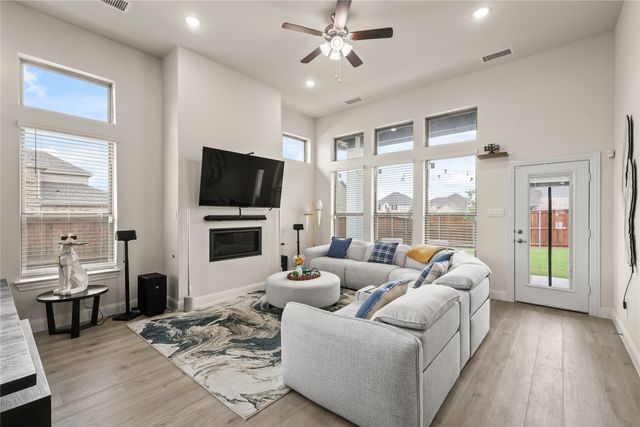 521 Wickerdale Way, Little Elm, TX 75068