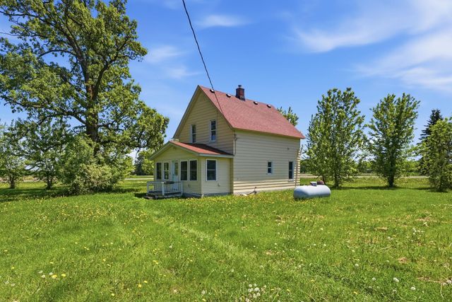8005 381st Avenue NW, Dalbo, MN 55017