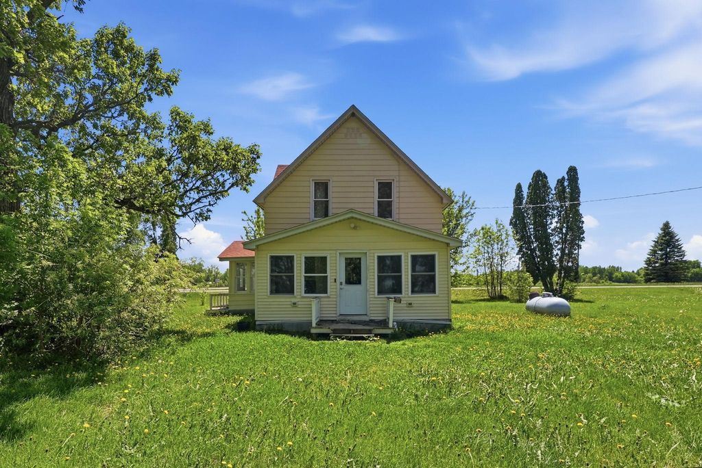8005 381st Avenue NW, Dalbo, MN 55017