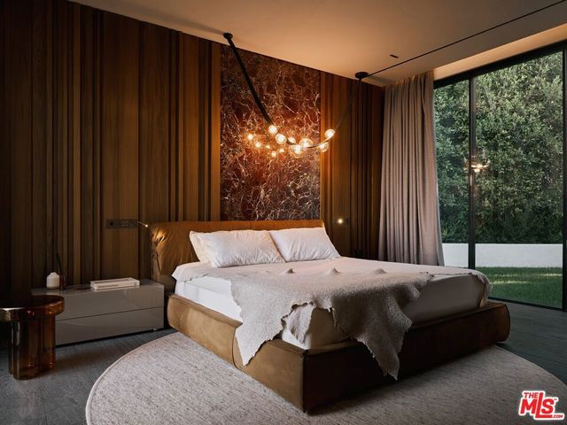 8741 St Ives Drive, Los Angeles, CA 90069