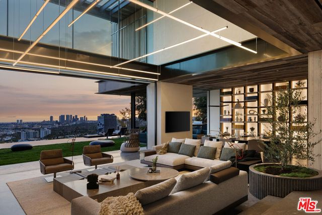 8741 St Ives Drive, Los Angeles, CA 90069