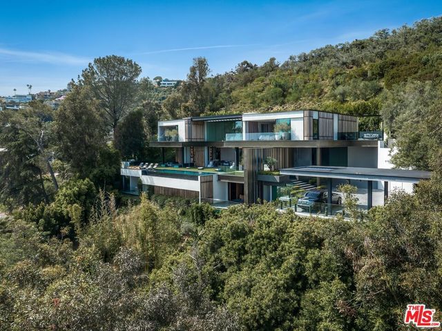 8741 St Ives Drive, Los Angeles, CA 90069