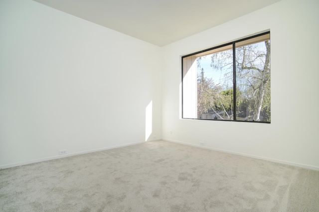 130 Hartnell Pl, Sacramento, CA 95825