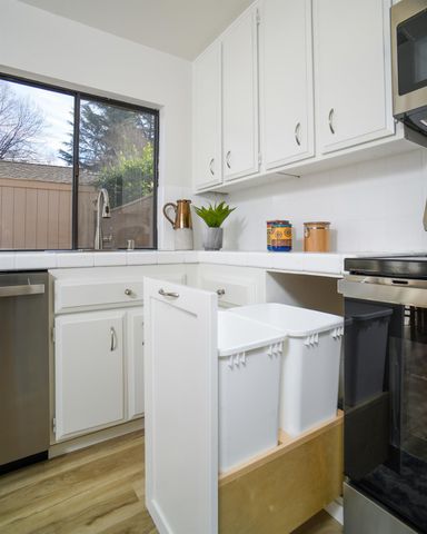 130 Hartnell Pl, Sacramento, CA 95825