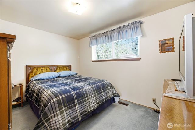 420 S 128th Street, Burien, WA 98168