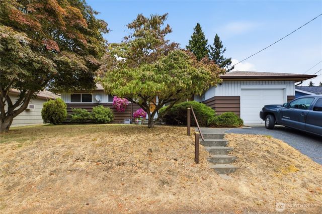 420 S 128th Street, Burien, WA 98168