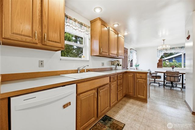 420 S 128th Street, Burien, WA 98168