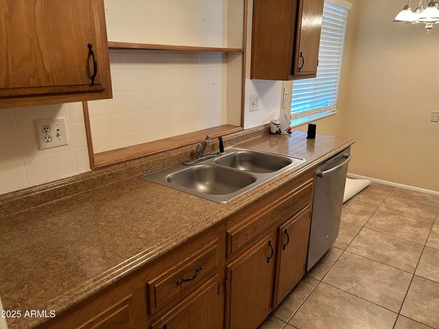 13677 N NEWCASTLE Drive, Sun City, AZ 85351