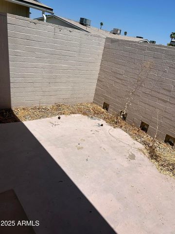 13677 N NEWCASTLE Drive, Sun City, AZ 85351