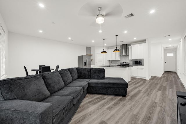 2930 Needham Garden Lane, Houston, TX 77051