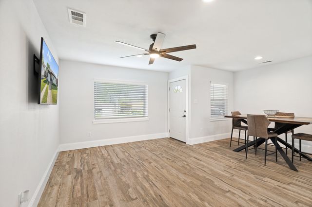 3308 Alaska Avenue, Dallas, TX 75216