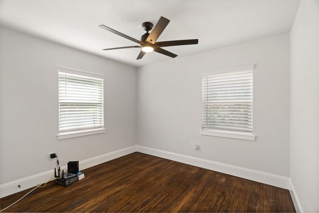 3308 Alaska Avenue, Dallas, TX 75216