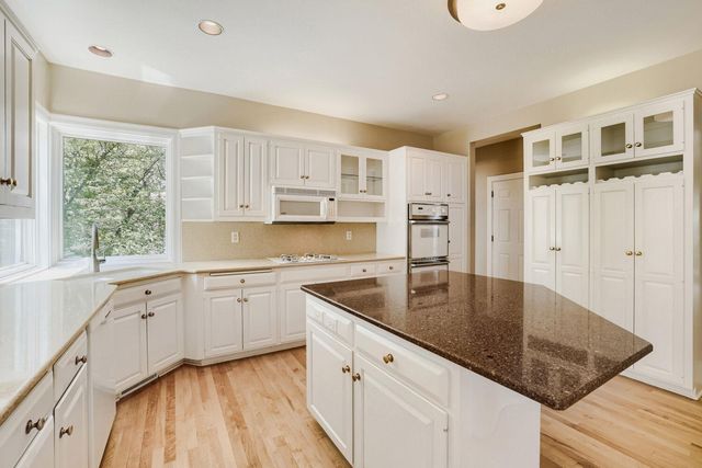 7170 Kenmare Drive, Bloomington, MN 55438