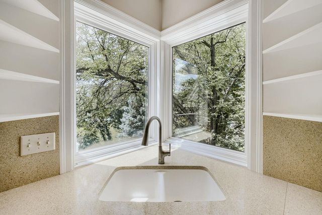 7170 Kenmare Drive, Bloomington, MN 55438
