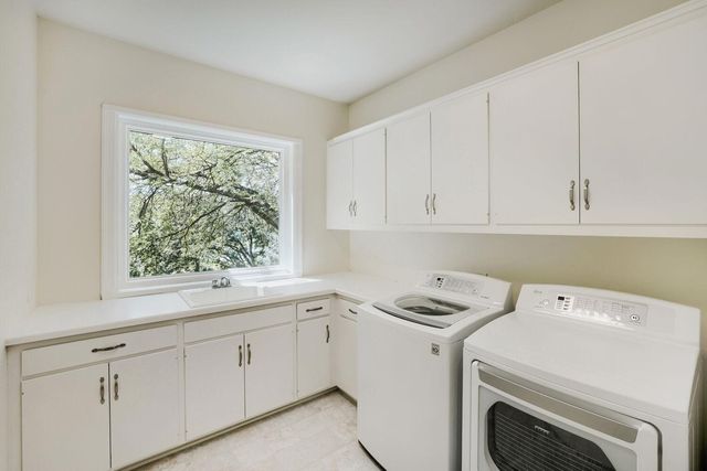 7170 Kenmare Drive, Bloomington, MN 55438