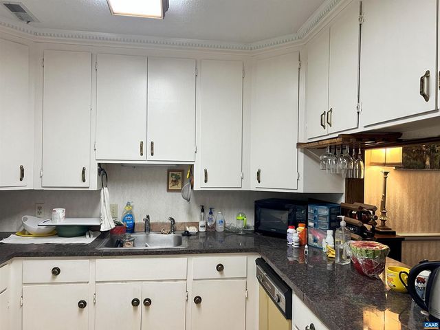 1518 BIRNAM DR, Charlottesville, VA 22901