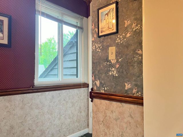 1518 BIRNAM DR, Charlottesville, VA 22901