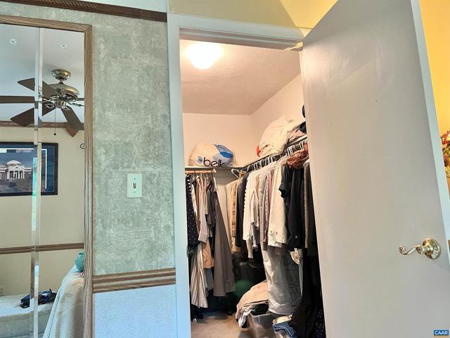 1518 BIRNAM DR, Charlottesville, VA 22901