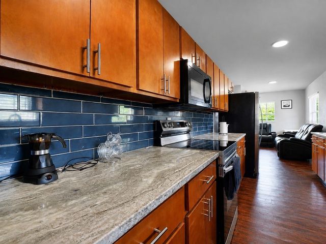 7018 GLENVIEW DRIVE, Tampa, FL 33619