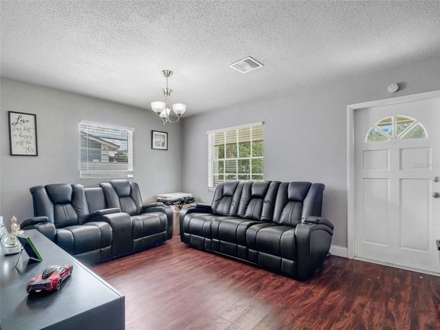 7018 GLENVIEW DRIVE, Tampa, FL 33619