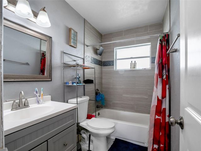 7018 GLENVIEW DRIVE, Tampa, FL 33619