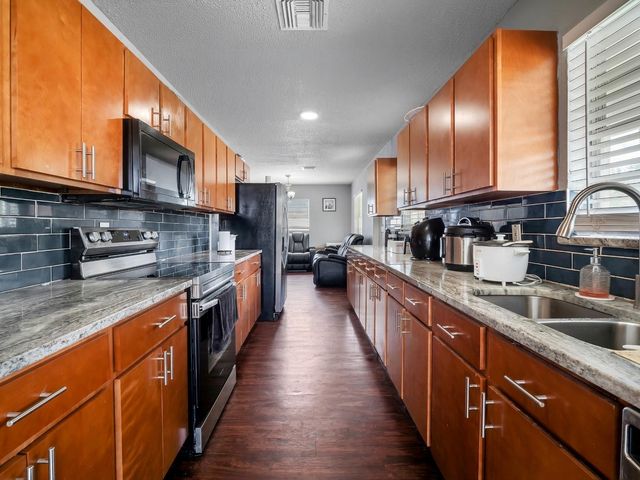7018 GLENVIEW DRIVE, Tampa, FL 33619
