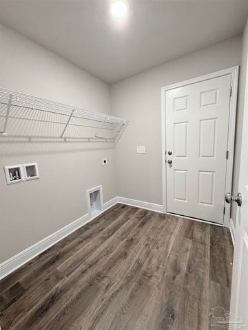 9687 Angel Oak Dr, Pensacola, FL 32526