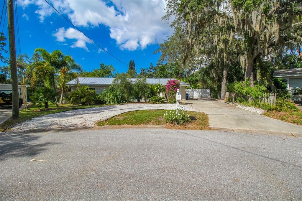 3223 ROWENA STREET, Sarasota, FL 34231