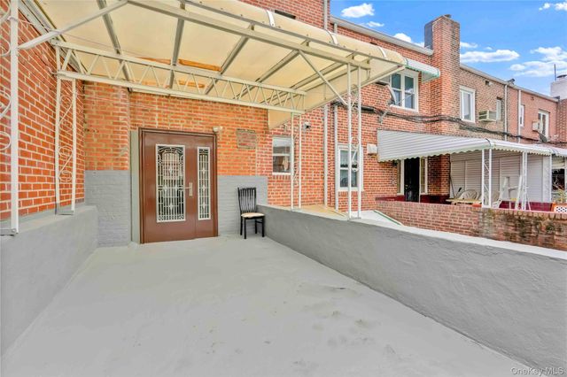 6154 77TH Place, Middle Village, NY 11379