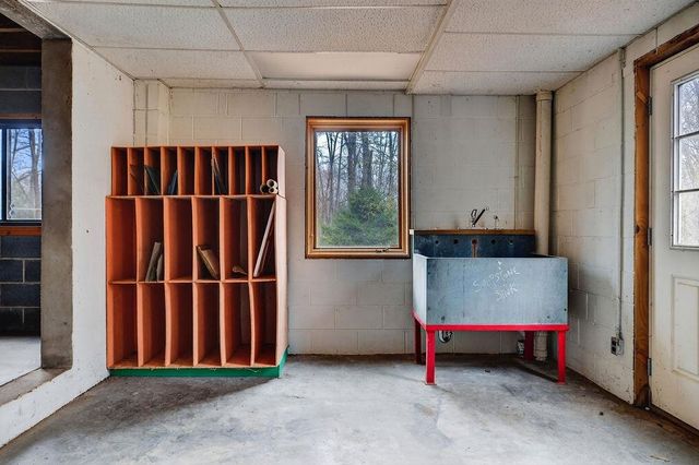 2705 GREENFIELD RD, Afton, VA 22920