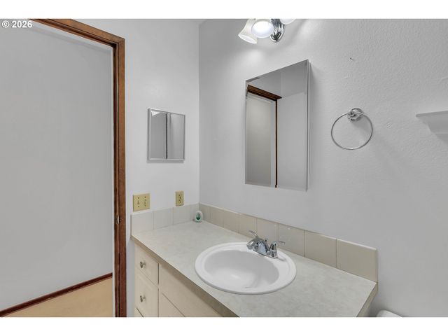 6980 Sw 130TH Ave, Beaverton, OR 97008